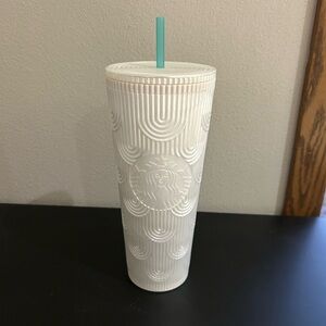 Starbucks Pearl White Mermaid Shell Spring 2023 Venti Tumbler